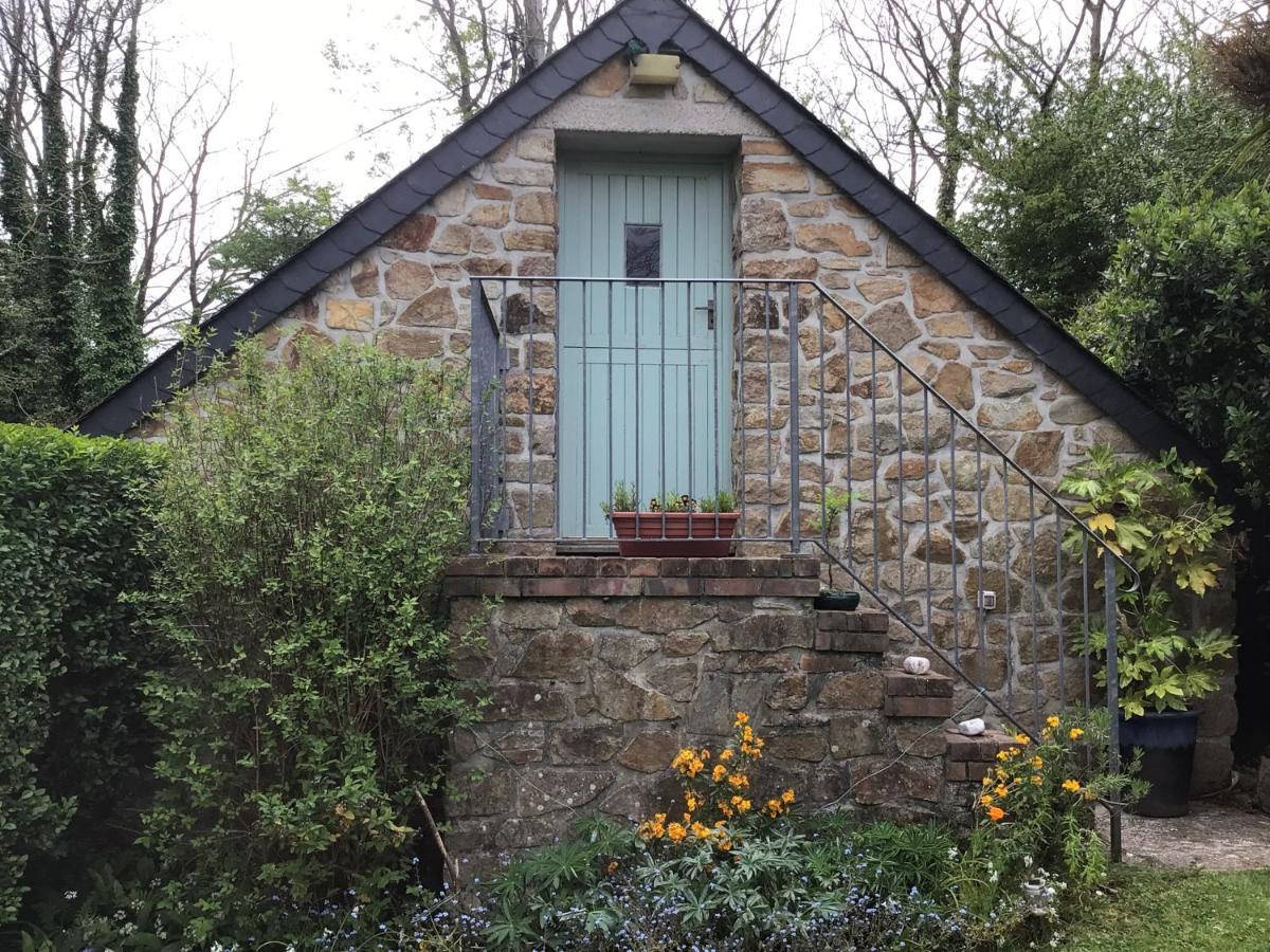Cozy Camborne Studio Retreat With Two Single Beds Экстерьер фото
